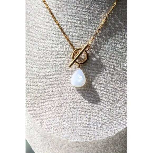Stunning Moonstone Pendant Necklace w/ Waterproof Non-tarnish Gold Toggle Clasp - Picture 3 of 15